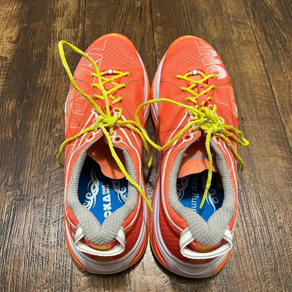 Women’s hoka one one w huaka
